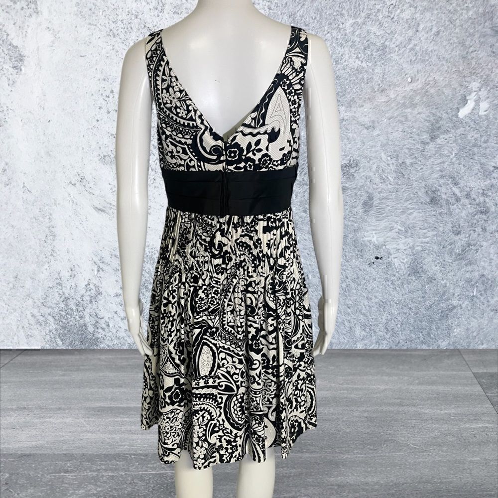 Rickie Freeman Teri Jon Sleeveless V Neck Black & White Dress W Bow Detail - Picture 6 of 8